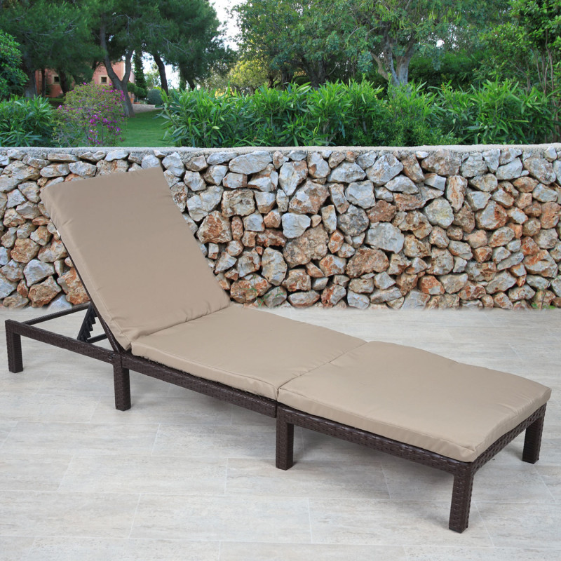 Chaise longue polyrotin, bain de soleil, transat de jardin - Basic marron, coussin crème